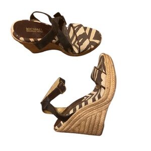 New Michael Kors wedges size 8